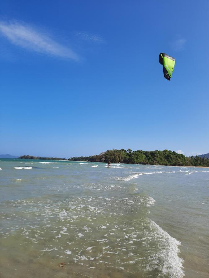 Eastwind Beach Club- El Nido Esterno foto